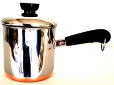 VINTAGE  1 1/2 qt REVERE WARE SAUCE POT WITH MEASURE MARKS  POUR SPOUT W/ LID