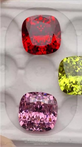  5A Colori Qualità Taglio Cuscino 0,6-5ct Laboratorio Cubic Zirconia Stone 5pz Ingrosso - Video 1 di 1
