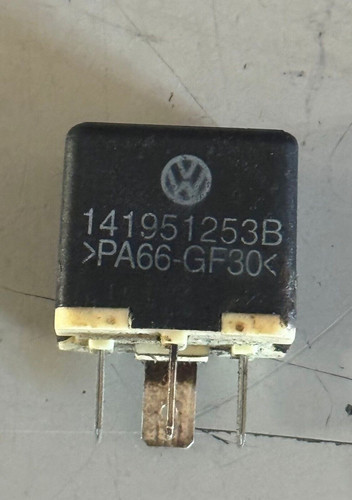 Audi Volkswagen Porsche Relay - 141951253B OEM - Picture 1 of 3