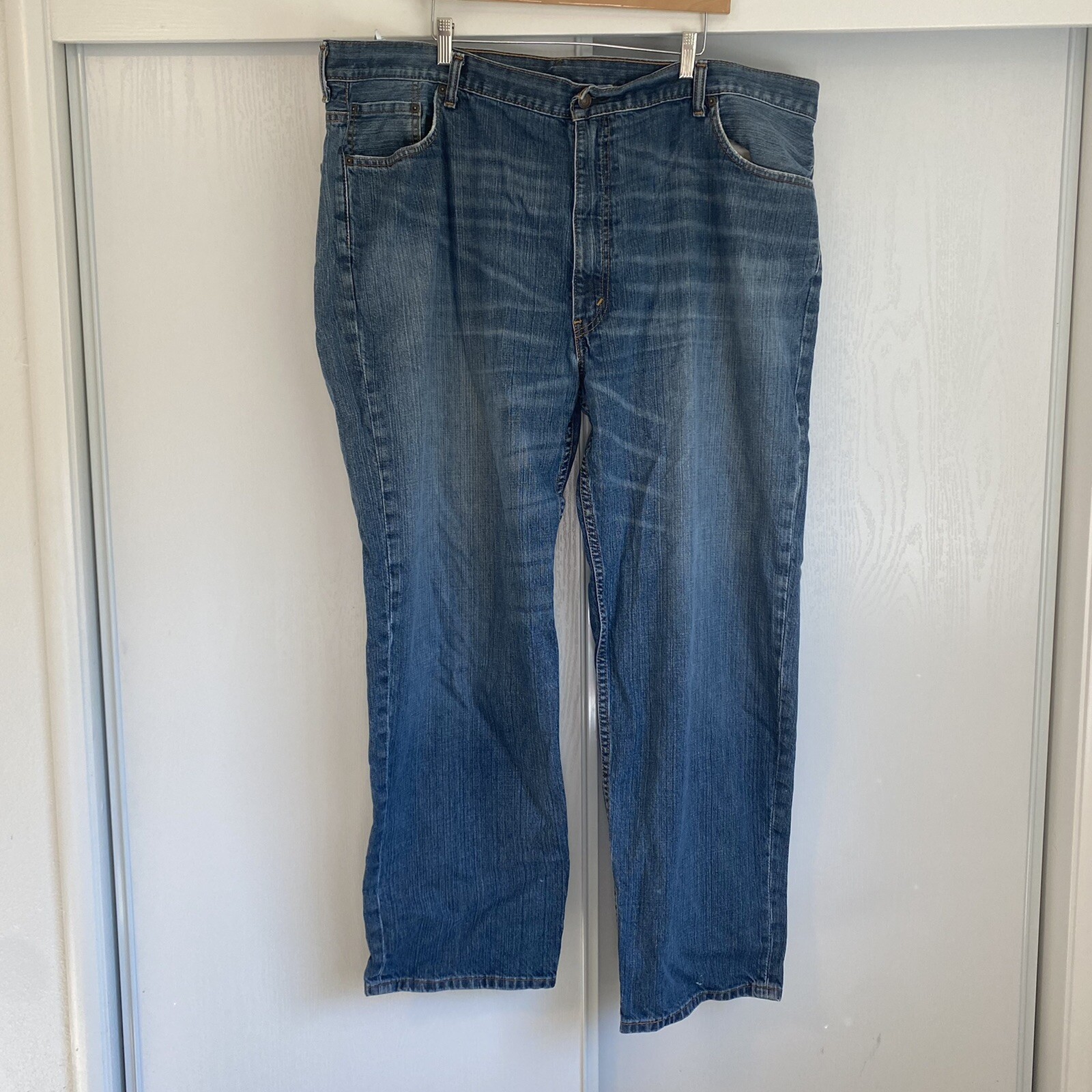 Levi's 550 Men's 48 x 32 Relaxed Fit Tapered Leg Blue Jeans Zip Fly