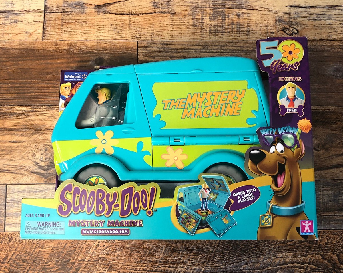 Scooby-Doo Mystery Machine with Fred Action Figure Opens to Large