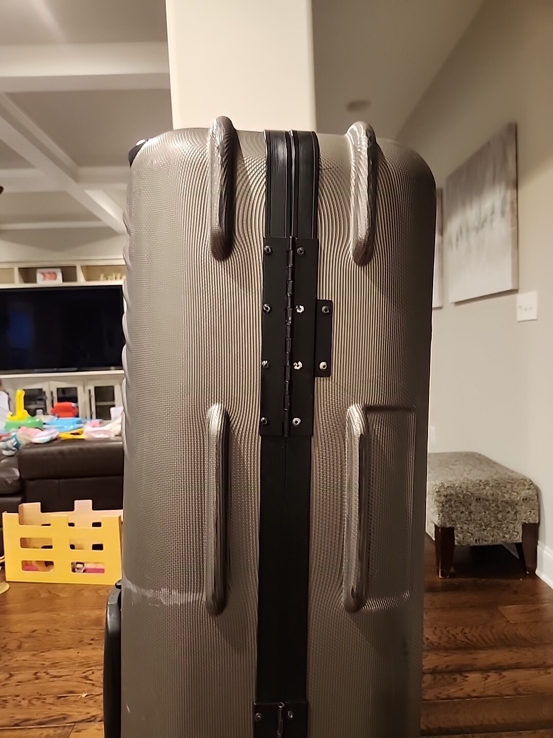 DATREK Hard Shell + Wheeled / Rolling Golf Club Travel Case TSA