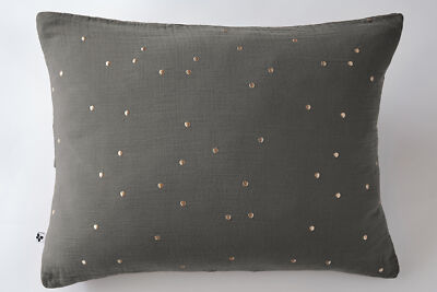 Kissenbezug 50x70 cm Gaze Baumwolle Gaia mit Punkten bestickt Granit