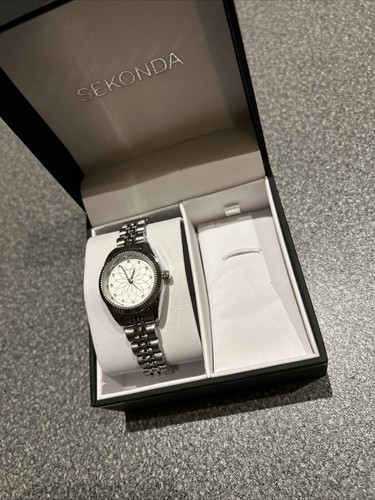 Sekonda Ladies Watch Brand New Boxed And Papers - Picture 11 of 12