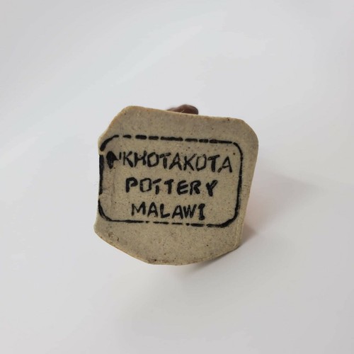 Estatuilla de mujer africana con cesta en la cabeza cerámica Nkhotakota Malawi 3" de colección - Imagen 6 de 6