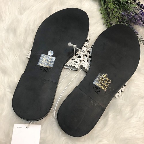 Sandali Urban Outfitters in pelle intrecciata NUOVI taglia 6 bianchi e neri piatti $44 - Foto 6 di 6