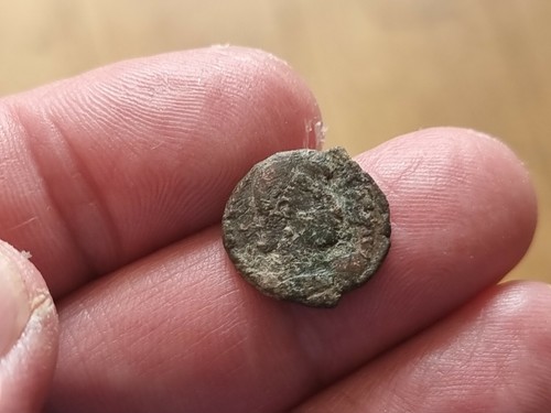 Roman unresearched bronze coin found in Yorks. Britain uncleaned con. LA146e