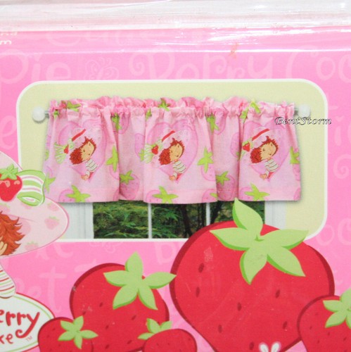 NUEVO Cenefa de Ventana Decorativa Fresa Shortcake Corazón Volantes UNA 84"x15" Nuevo en Paquete - Imagen 2 de 2