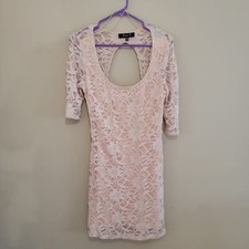 Elegant Lace Dress w/ Open Back 3/4 Sleeves Size Juniors Medium