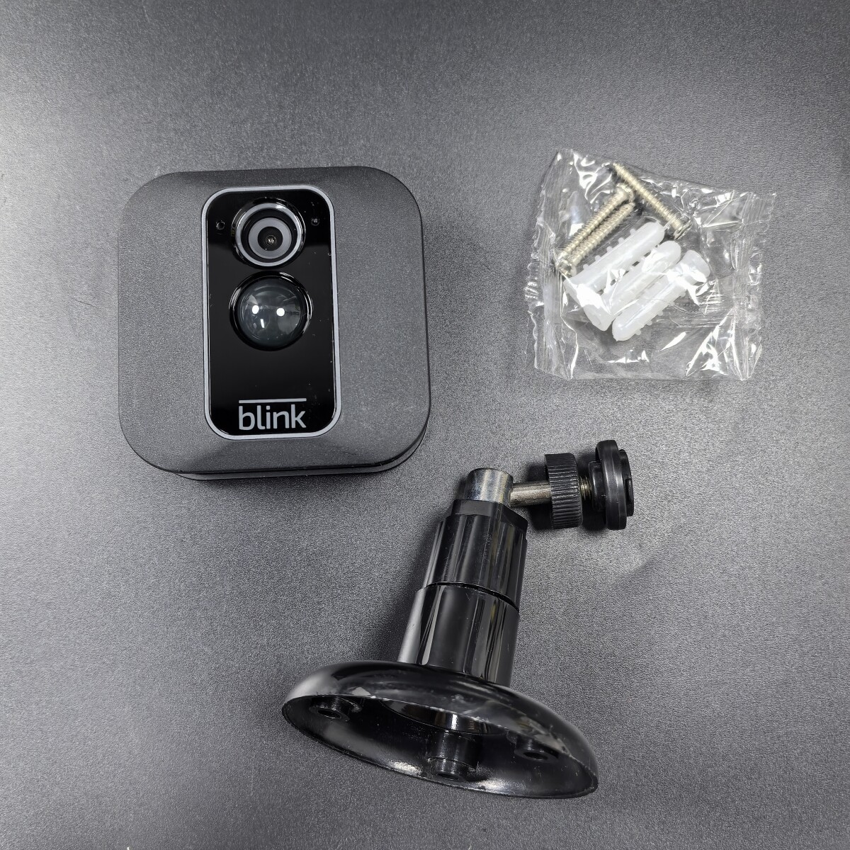 S L1200 Blink xt2 wire-free add-on security camera system 1080p indoor/outdoor cam