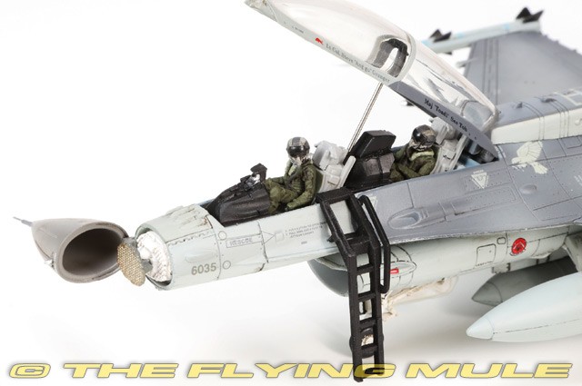 訳あり　F-16D calibre wings 1/72 Calibre Wings 1:72 F-16D Fighting Falcon RSAF 425th FS #96-5035 | eBay
