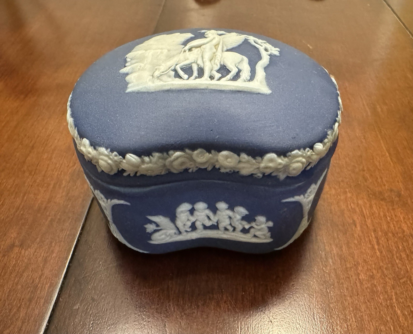 Antique Wedgwood Dark Blue Jasperware Bean shaped  Trinket Box England 1910 RARE