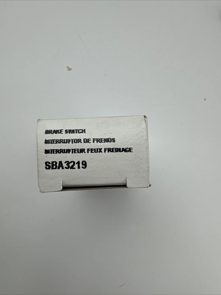 Interruptor de luz de freno CARQUEST SBA3219 Foto 2 de 4