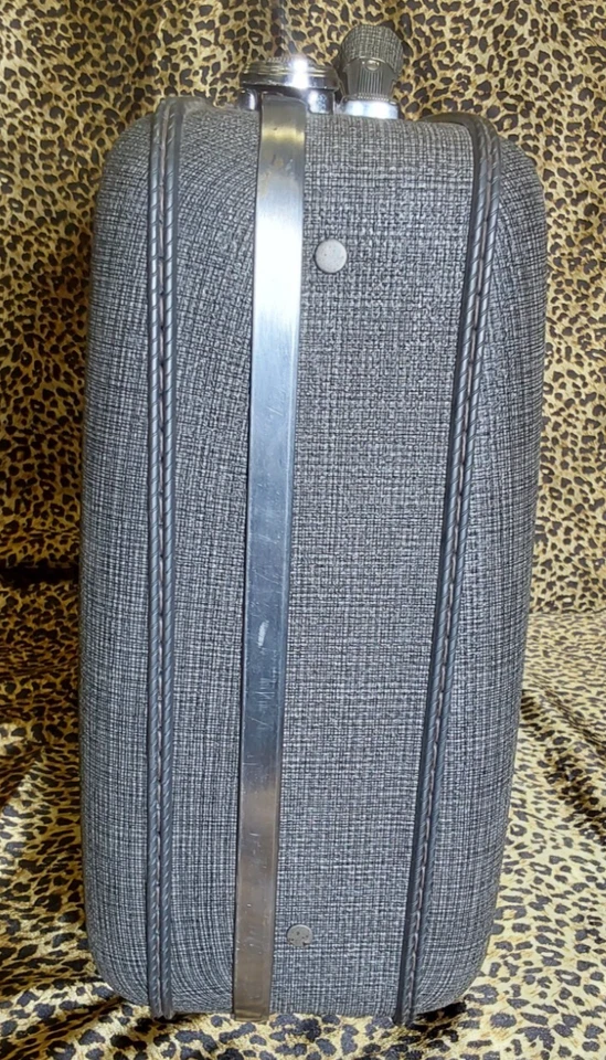 American Tourister 硬质行李箱三锥形行李箱 13 英寸 X 16 英寸 — 第 3/4 张图片