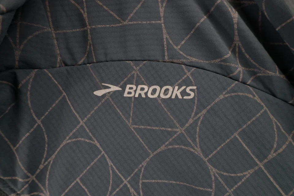 Chaqueta con Capucha Brooks Running Mujer Mediana Ligera Reflectante Cremallera Completa Gris Foto 4 de 4