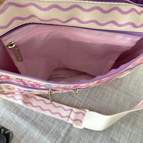 Lesportsac Crayola Crayon Large Deluxe Everyday Bag NWT - Picture 3 of 6