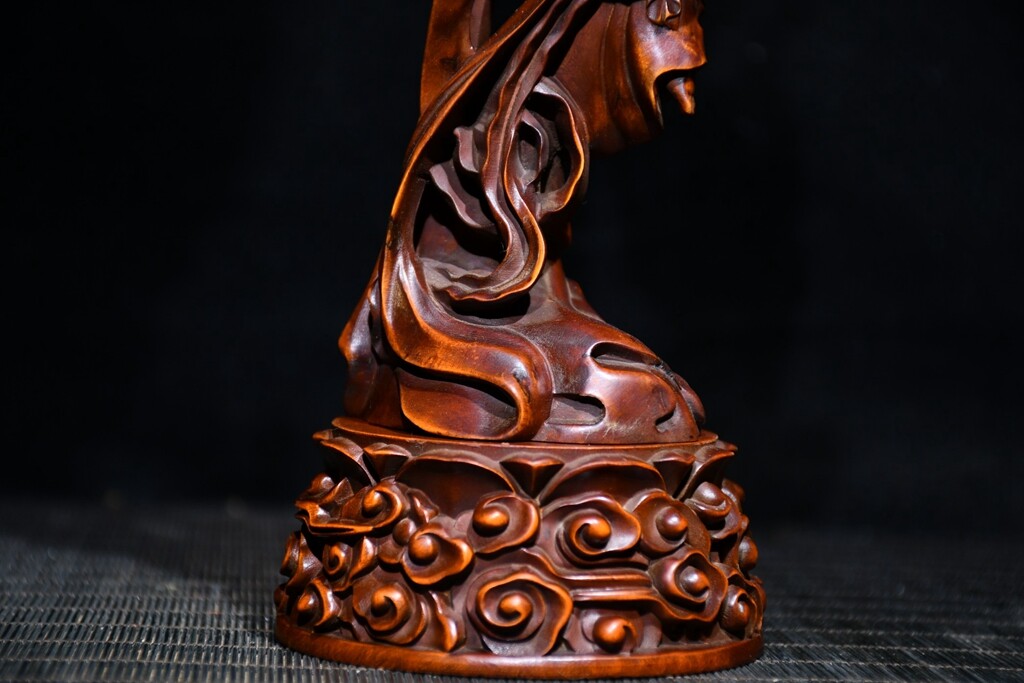 Chinese Natural Boxwood Hand carved Exquisite Statue 33828 Chinese Natural Boxwood Hand carved Exquisite Statue 33828