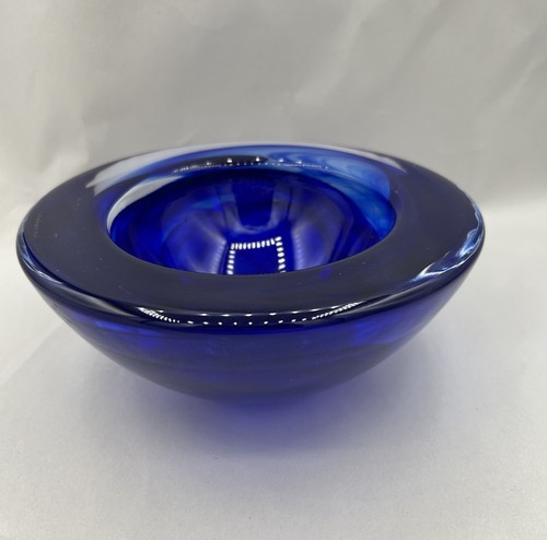 Kosta Boda Anna Ehrner Atoll Cobalt Blue Swirl Heavy Art Glass Bowl 7"