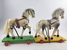 2 cavalli antichi su piattaforma in legno con ruote L: 26 cm per militari e...
