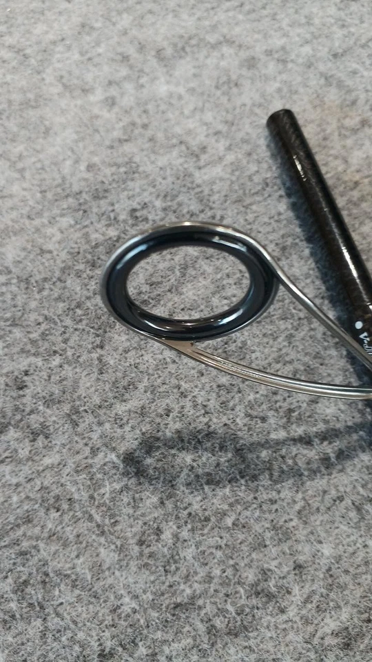 Varilla giratoria de lubina Daiwa Morethan MB 87 MLS-5 8,7 ft ligera usada Foto 3 de 4