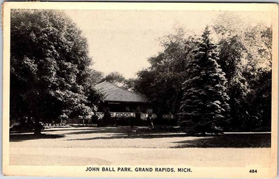#ad Postcard PARK SCENE Grand Rapids Michigan MI m 09 AM0874 $2.29