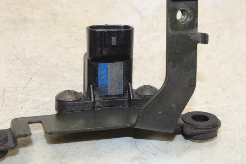 01-07 SUZUKI HAYABUSA GSX1300R OEM MAP MASS AIR FLOW PRESSURE SENSOR PAIR - Image 2 of 4