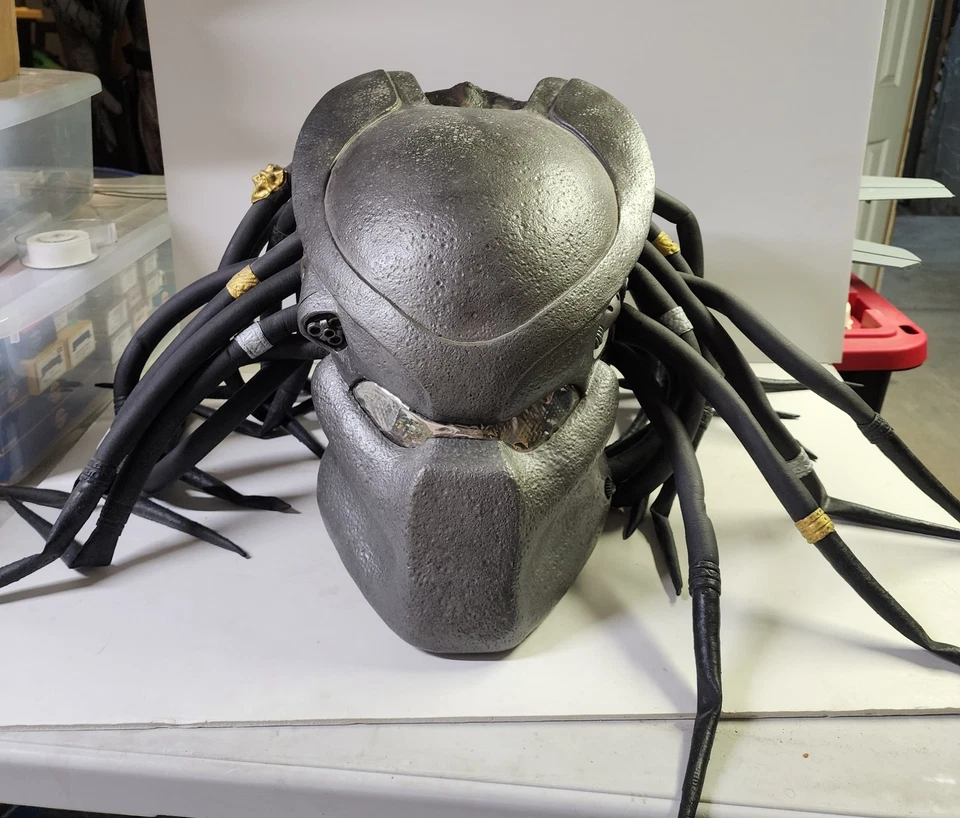 Predator Mask And Bio Helmet - Image 2 of 3