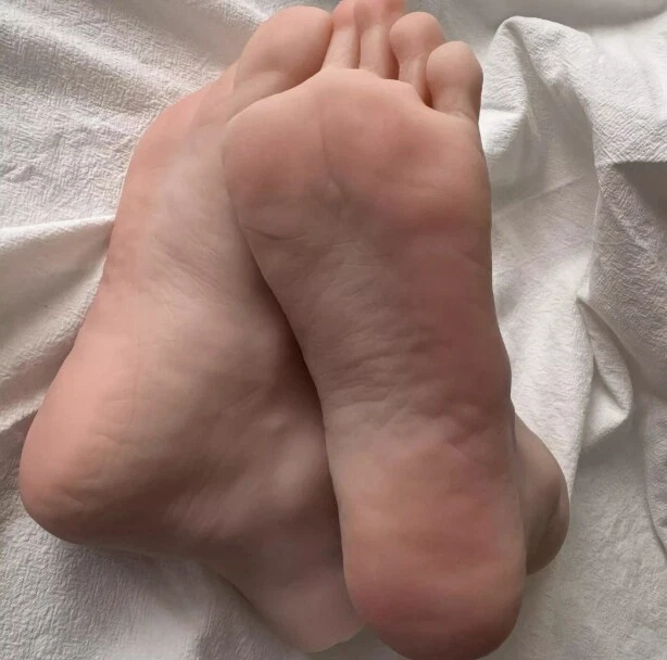 A Pair Size 36 Girl Foot Model Feet Silicone Lifelike Female Shoes Display Props - Image 4 of 4