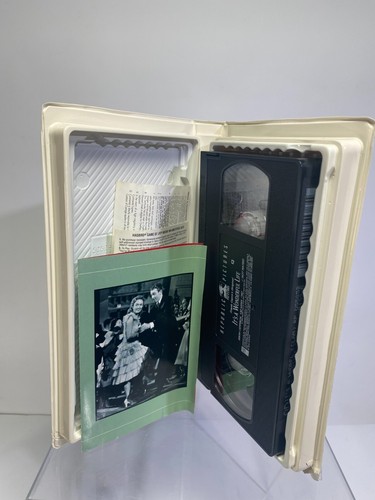 Its a Wonderful Life (VHS, 1996, Clam Shell)  - Picture 2 of 4