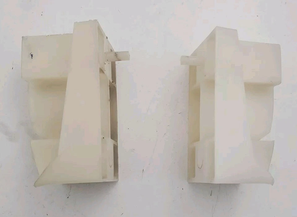 89-94 Geo Metro right left rear Bumper Mount Bracket Frame Support White Plastic - Image 3 of 4