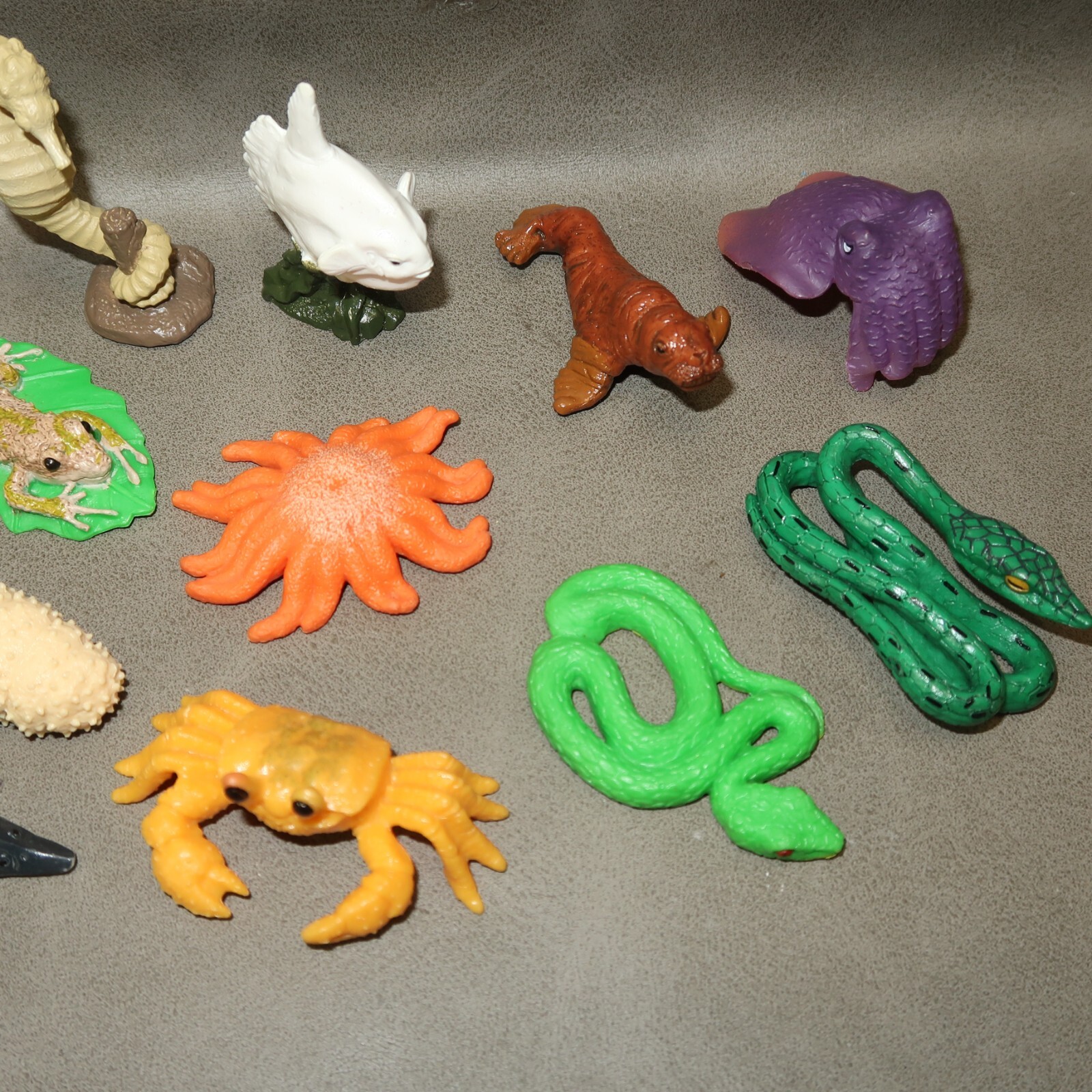 Lot Of 13 Yowie Animals Sea Snake Frog Shark Crab PVC Miniature Mini Figures