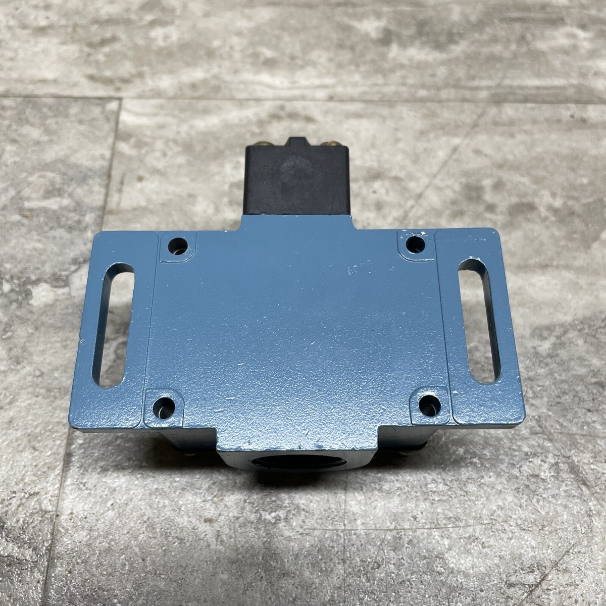 Crouzet Limit Switch Type 83 833 0 for sale online | eBay