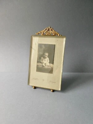 cadre porte photo, laiton et verre biseauté, bébé, Napoléon III XIX 11 par 20,5 - Photo 1/4