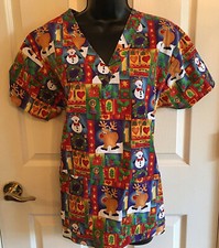 Ladies Christmas Scrubs Top Medium Reindeer Heart Snowman Wreath Knot US Used