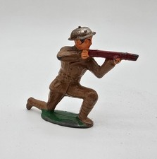 Vintage Barclay Manoil Lead Toy Soldier Kneeling with Rifle Green Base