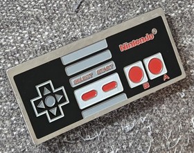 Nintendo Belt Buckle Official NES Controller Metal 2007