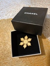 CHANEL Snowflake Brooch Gold Tone Authentic Fashion Accessory Genuine