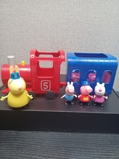 Peppa Pig Miss Rabbit’s Train Vehicle & Carriage With 4 Figures 