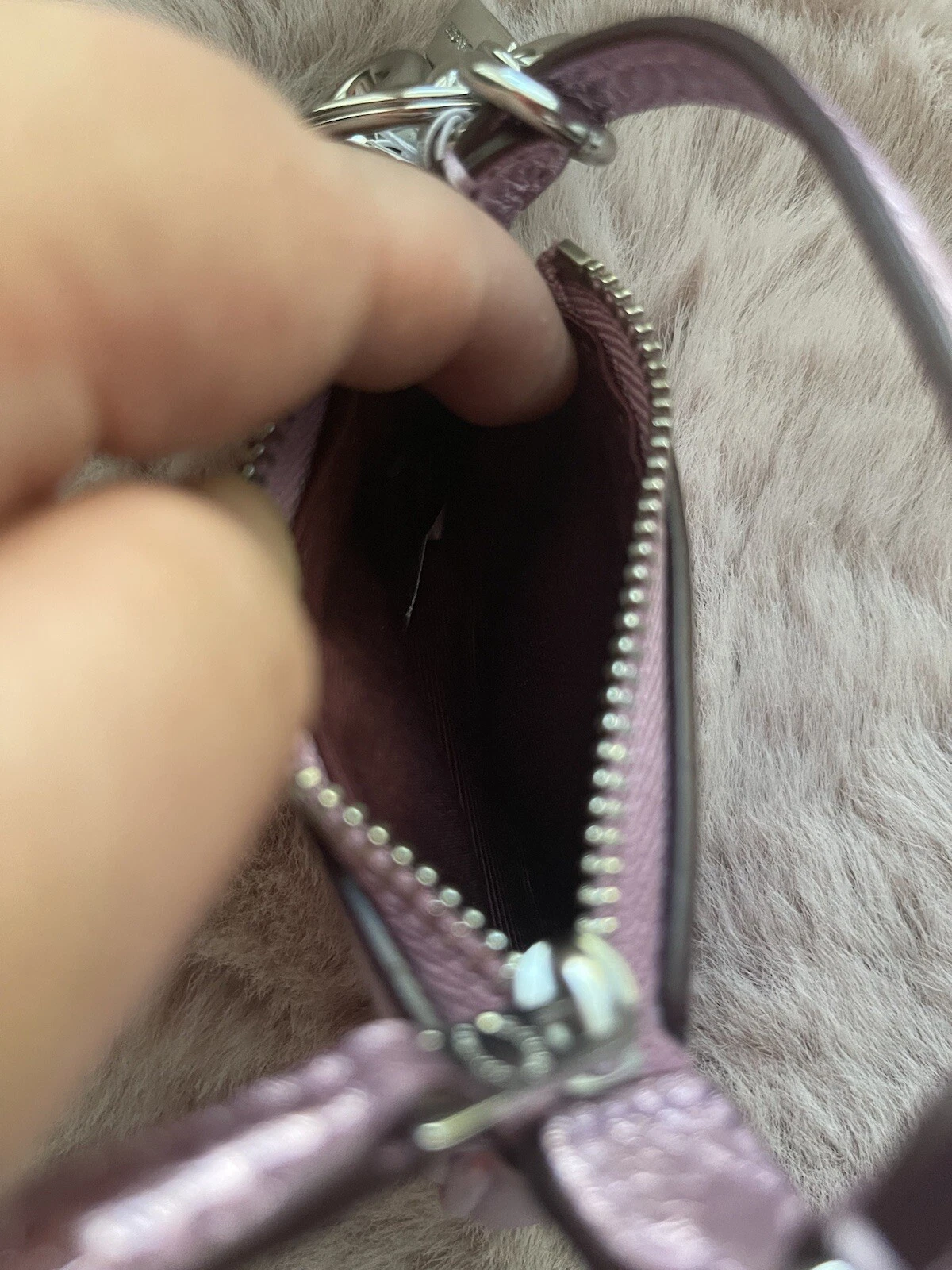 Borsa a mano Coach Mini Nolita nuova con etichette ciondolo portachiavi lilla metallica