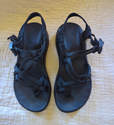 Chaco Women's Black Strappy Sandals Buckle Adjustable Straps US 8 Rubber Sole