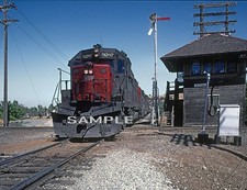 1985 Southern Pacific Train Passing Western Pacific's Niles Tower in Freso PHOTO