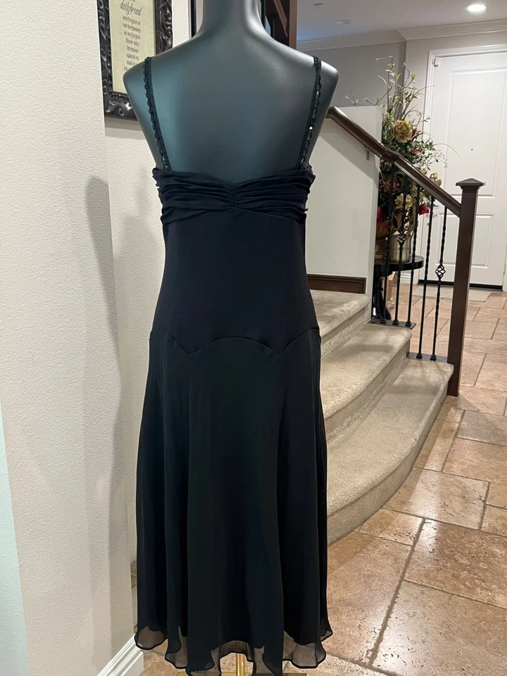 Nuevo vestido negro formal largo completo Sangría para damas - talla 14 Foto 3 de 4
