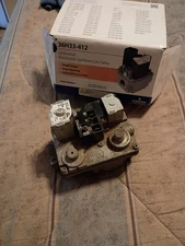 White Rogers Universal Electronic Ignition Gas Valve 36H33-412 *Used*