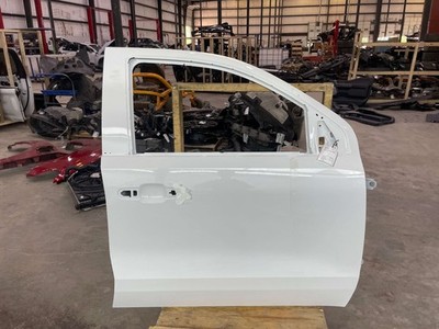 2023-2024 GMC CANYON OEM RH FRONT RIGHT DOOR SHELL | SUMMER WHITE (GAZ) *BENT*