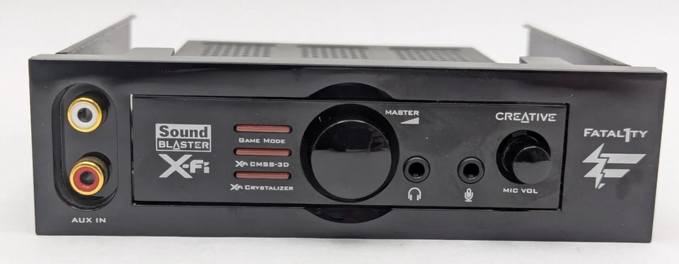 Tarjeta Creative Sound Blaster X-Fi Titanium SB0880 y bahía de unidad XFi Fatal1ty SB1110 Foto 4 de 4