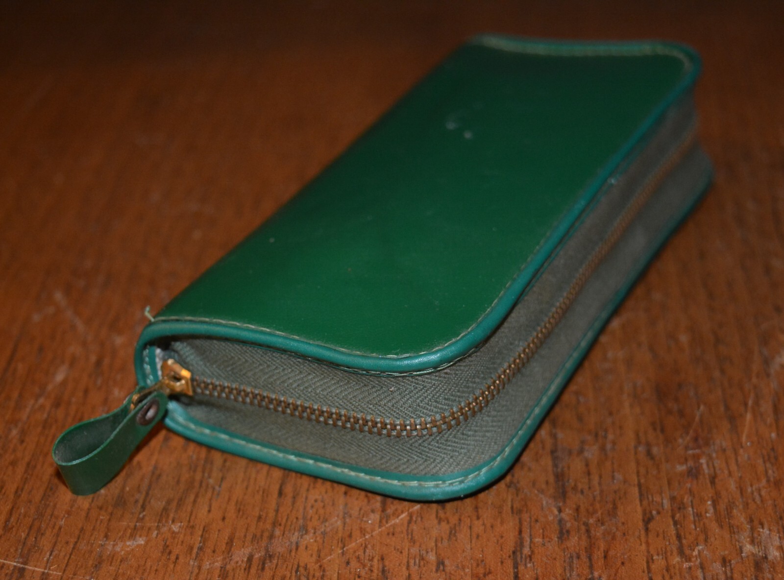 VTG Gentlemen's Personal Care Travel Kit Nylon Case