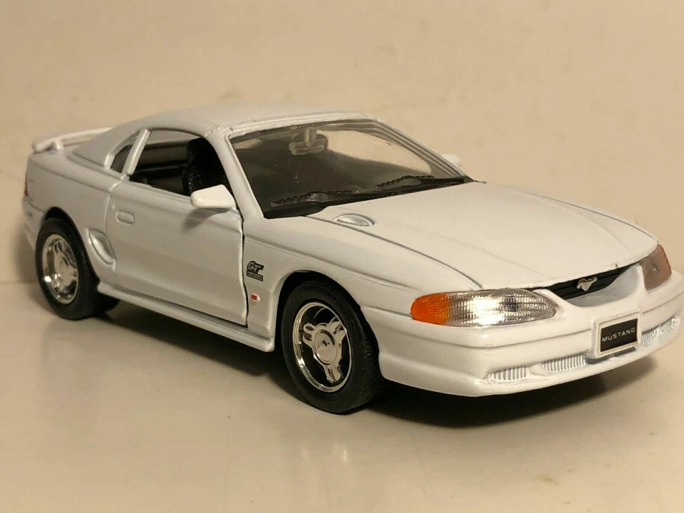 WELLY 1994 MUSTANG GT WHITE 1:32 DIECAST MODEL CAR 5.25" PULL BACK NEW NO BOX - Image 2 of 4