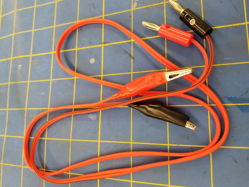 ¡NUEVO! Fuente de alimentación Power Mad roja de Mid America Foto 2 de 4