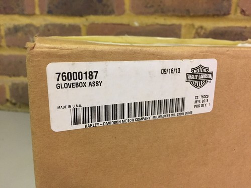 Genuine Harley-Davidson Touring Models GLOVEBOX ASSEMBLY Street Glide 76000187 - Picture 5 of 5