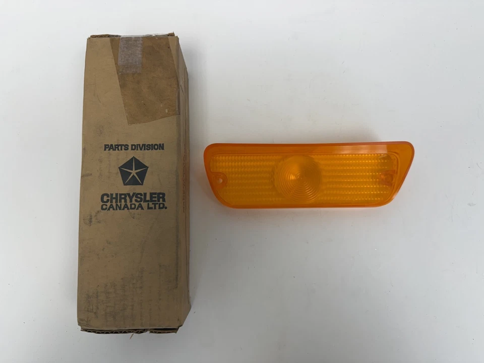 Lente de luz de estacionamiento izquierda para camioneta Dodge Truck D100 1972-1973 3620707 nuevo de stock Foto 2 de 4
